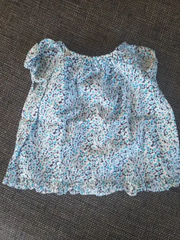 Blouse avec ouverture par boutons à l'arrière 24 mois