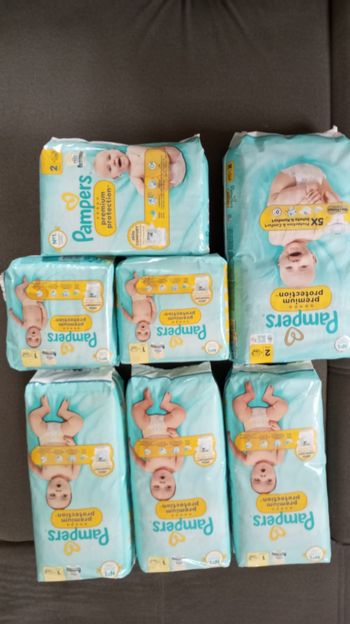 Lot couches Pampers premium taille 1 et 2