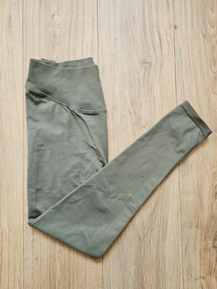 Legging Gymshark kaki M femme comme neuf - photo numéro 2