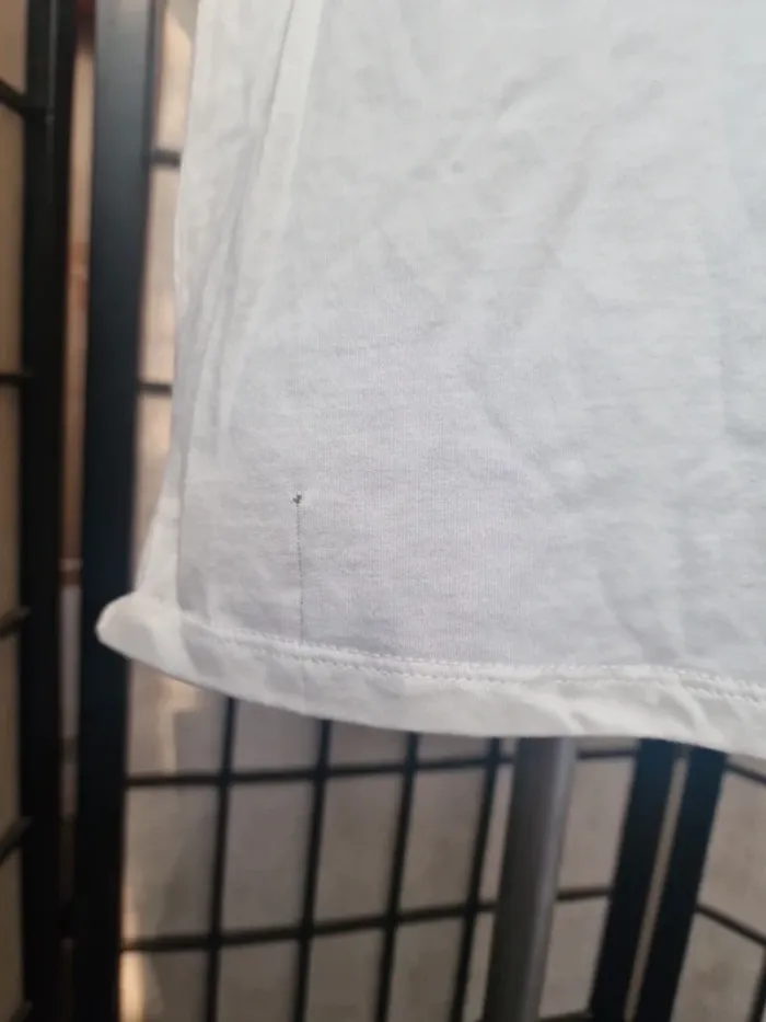 T shirt snoopy a donner sur demande avec tout achat - photo numéro 4