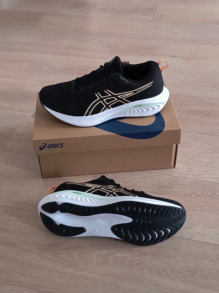 Baskets chaussures running Asics gel taille 40.5 neuves - photo numéro 10