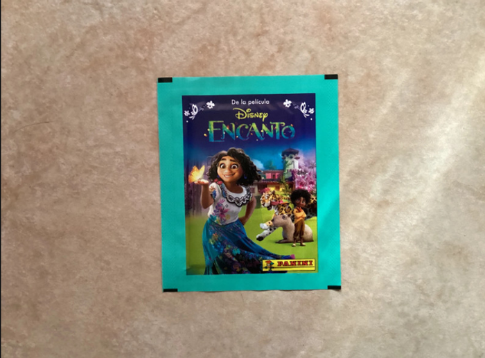 Panini Disney - Encanto La Fantastique Famille Madrigal - Album offert + 40 Pochettes Neuves - photo numéro 2