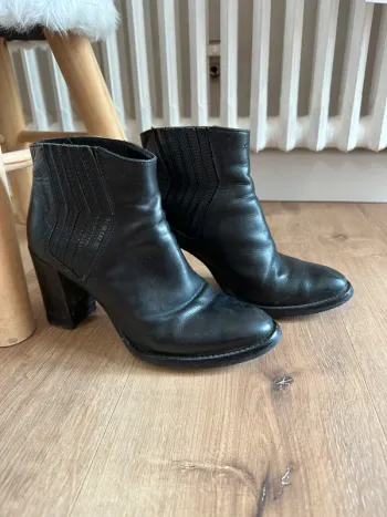 Bottines Minelli noires taille 38