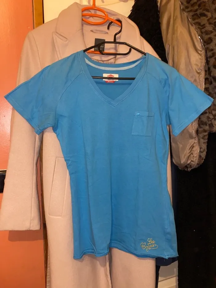 T-shirt Lee copper taille M col V turquoise