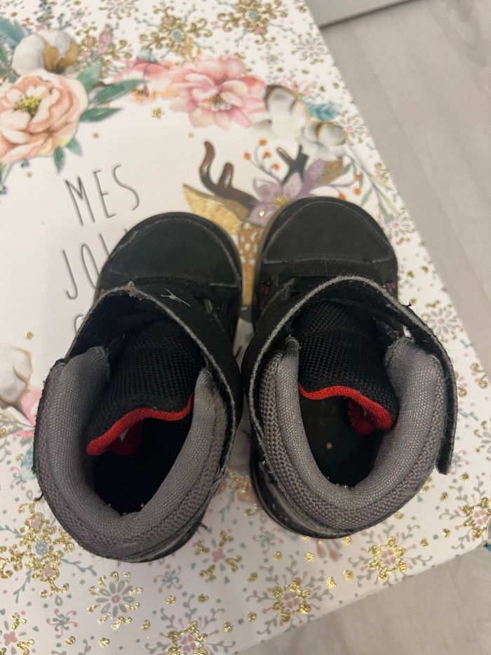 Basket Jordan bébé garçon 21 - photo numéro 2