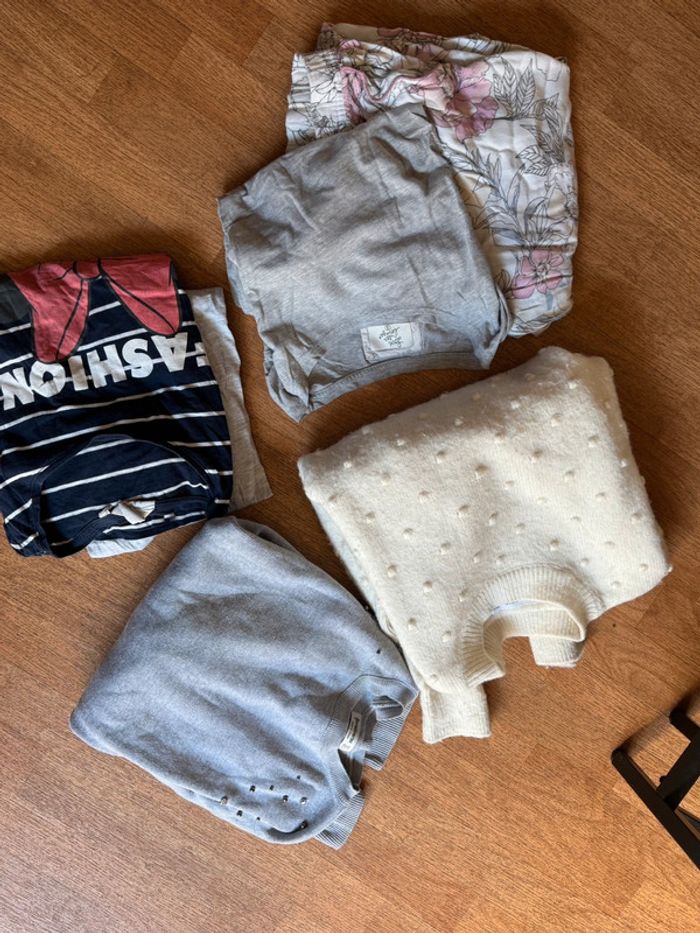 Lot 2 pijama et 2 pull - photo numéro 2