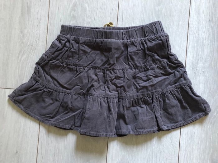 Jupe velours - 8 ans - photo numéro 2