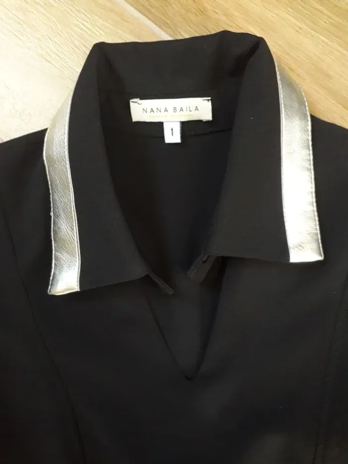 Robe noire à col argenté - photo numéro 2