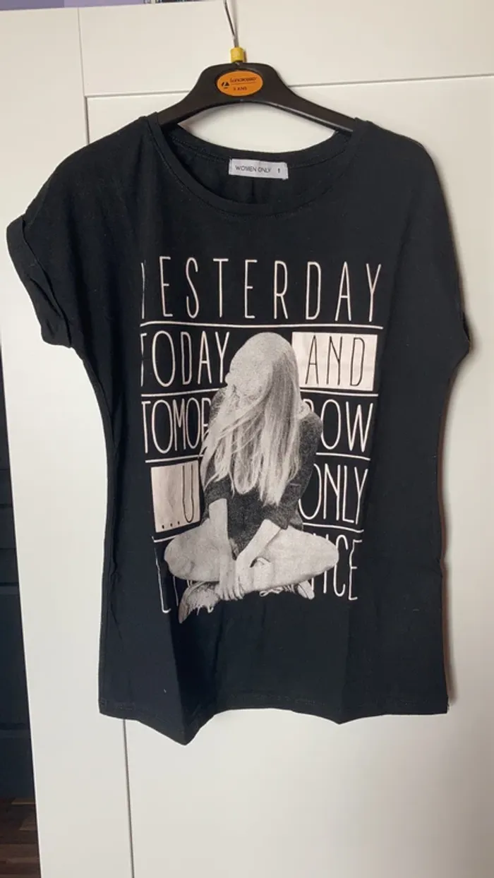 t-shirt noir