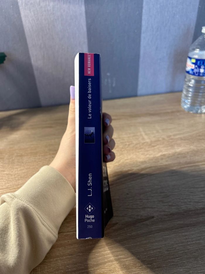Livre le voleurs de baisers - photo numéro 2