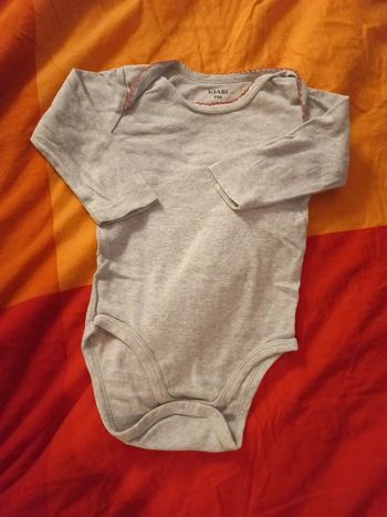 Beau body Coton gris chiné col orné rose 9 à 12 mois