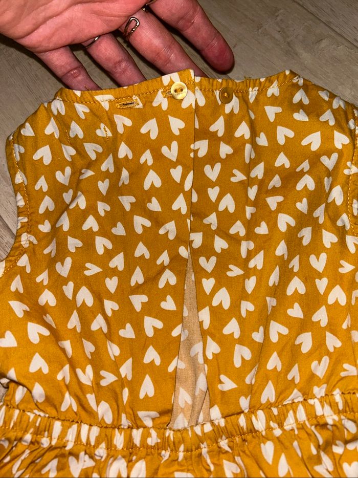 Jolie robe jaune motifs cœurs - photo numéro 2