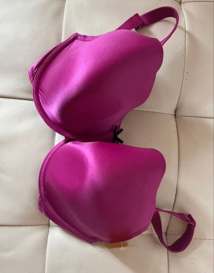 ✨ Soutien-gorge rose fuchsia effet satiné 85G – Neuf - photo numéro 3