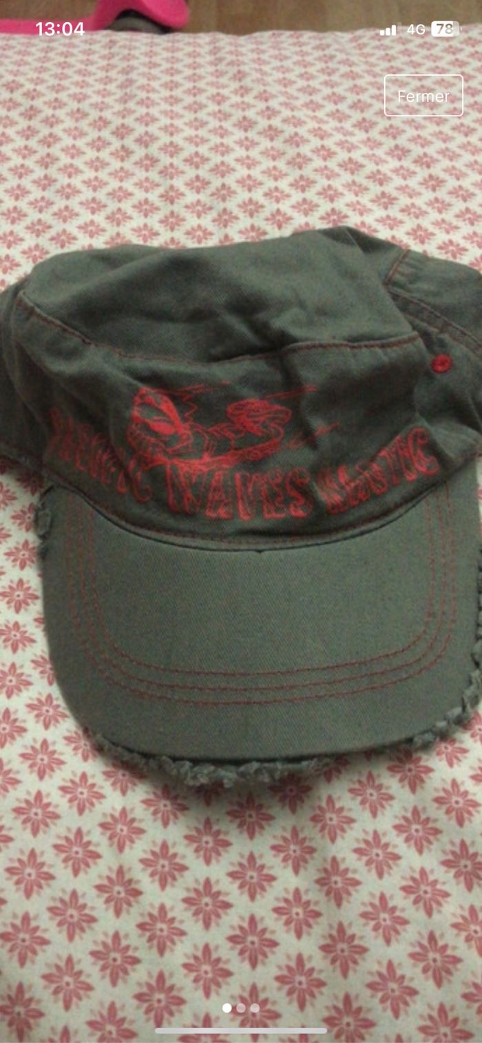 casquette kaki  54 Envoie rapide 📦 n’hésitez pas à consulter mon dressing car beaucoup d’articles à petits prix