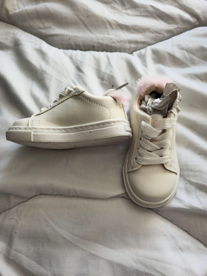 Baskets fille pointure 20 - photo numéro 2