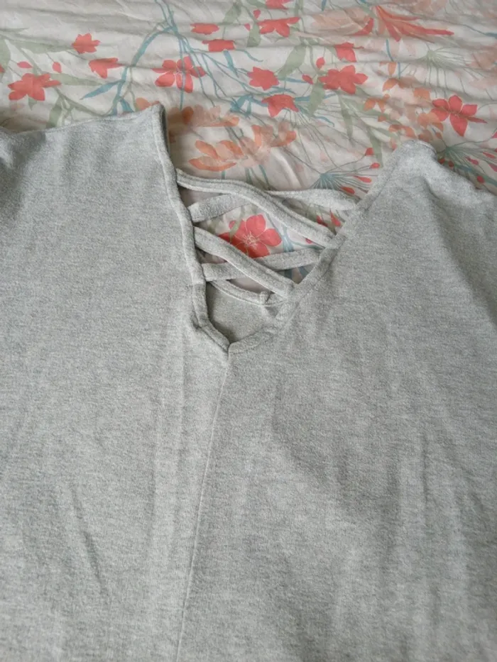 Pull gris dentelle - photo numéro 2
