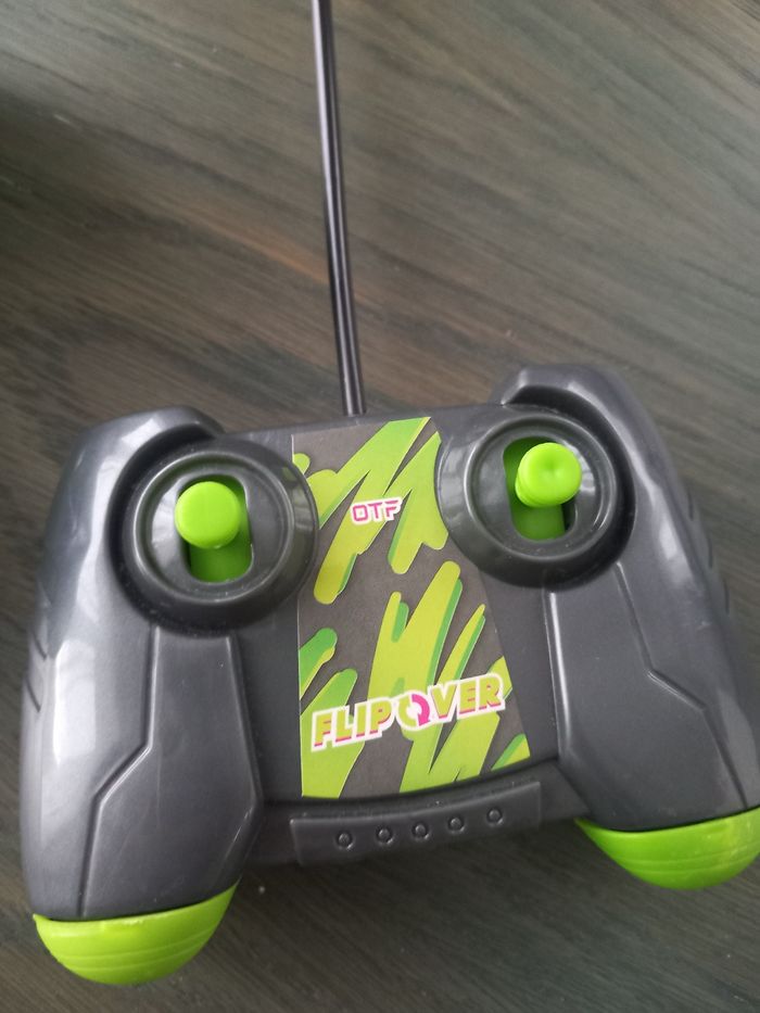 Voiture télécommandé - photo numéro 4