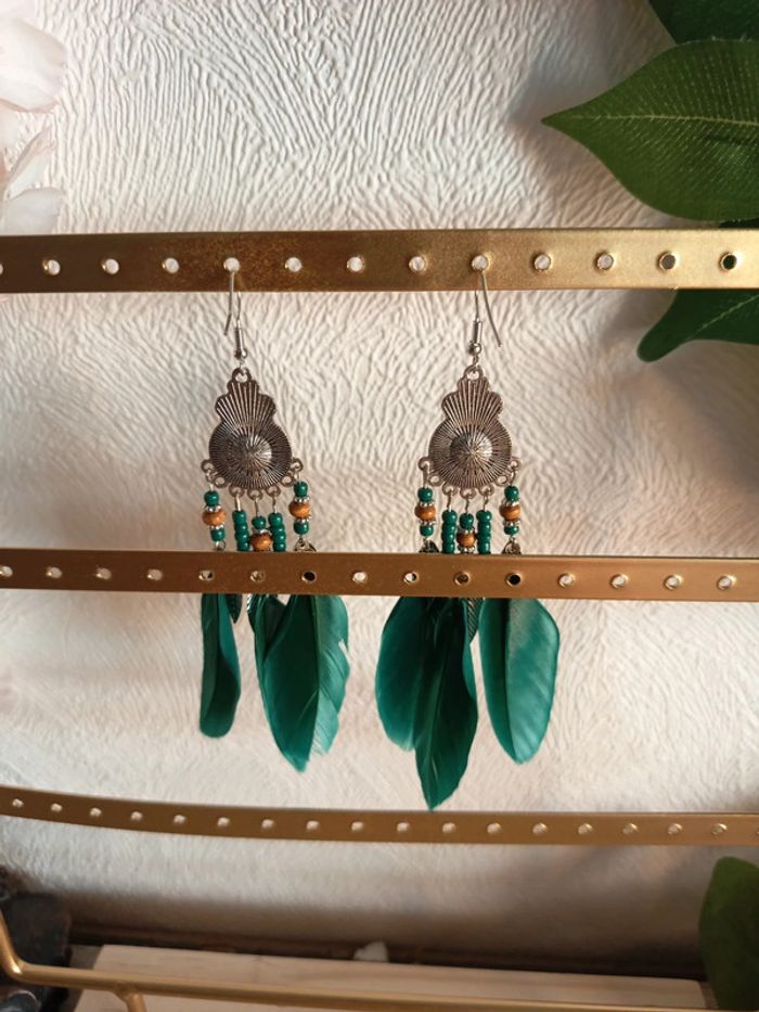 Boucles d’oreilles pendantes – Style bohème à plumes - photo numéro 4