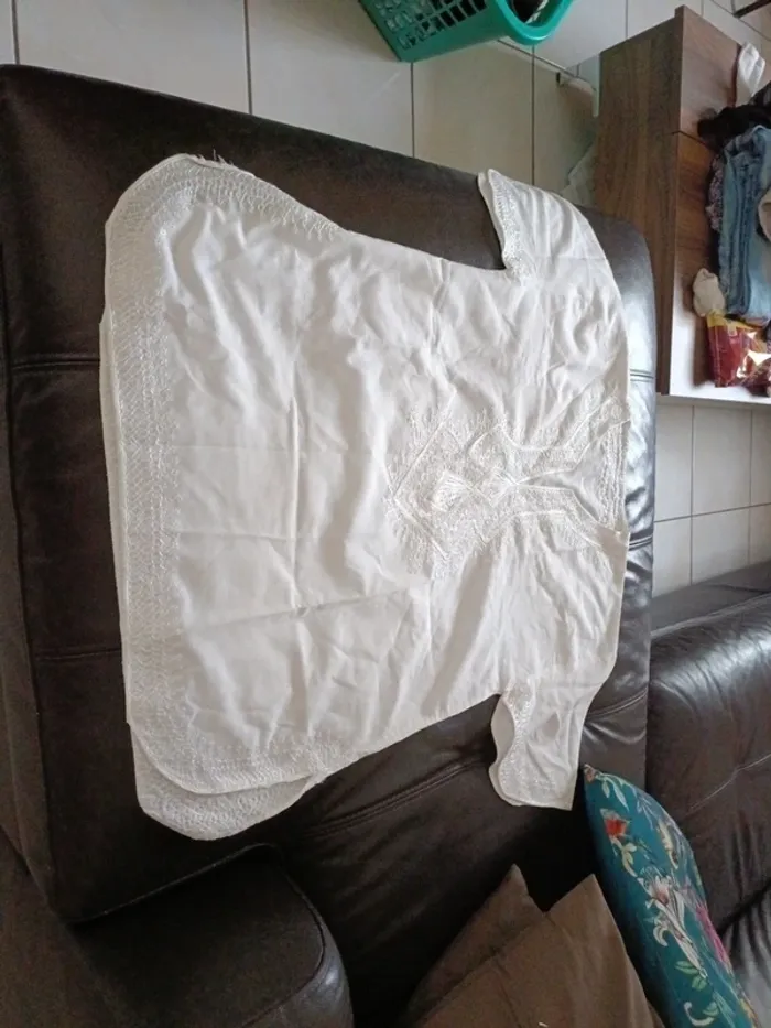Blouse blanche brodée 36 38