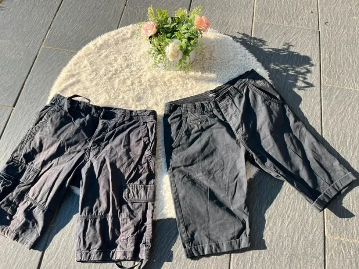 2 bermudas  , short cargo taille 40
