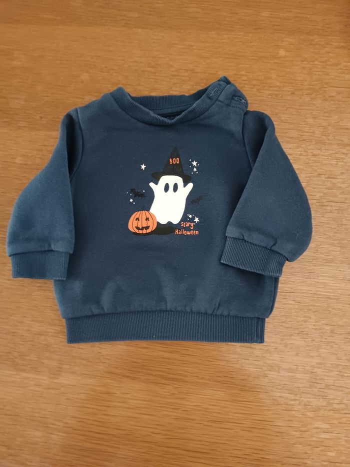 3 pulls et 1 t-shirt ML halloween - photo numéro 3