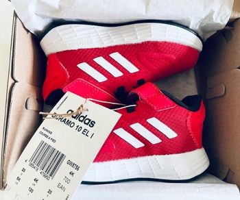 Basket Adidas, taille 20