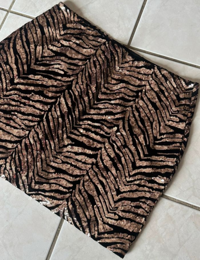 Jupe noir et dorée taille XL