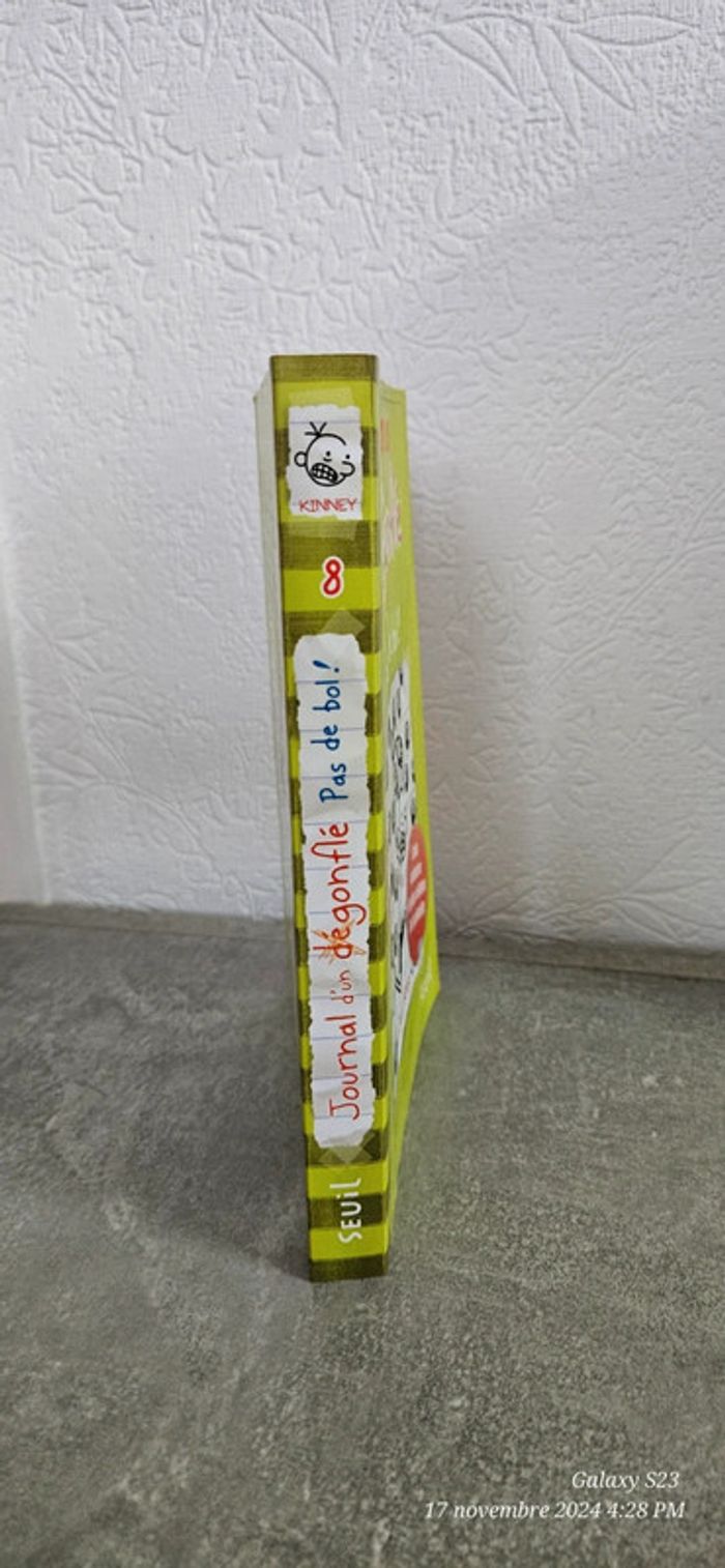 Livre le journal d'un dégonflé - photo numéro 2