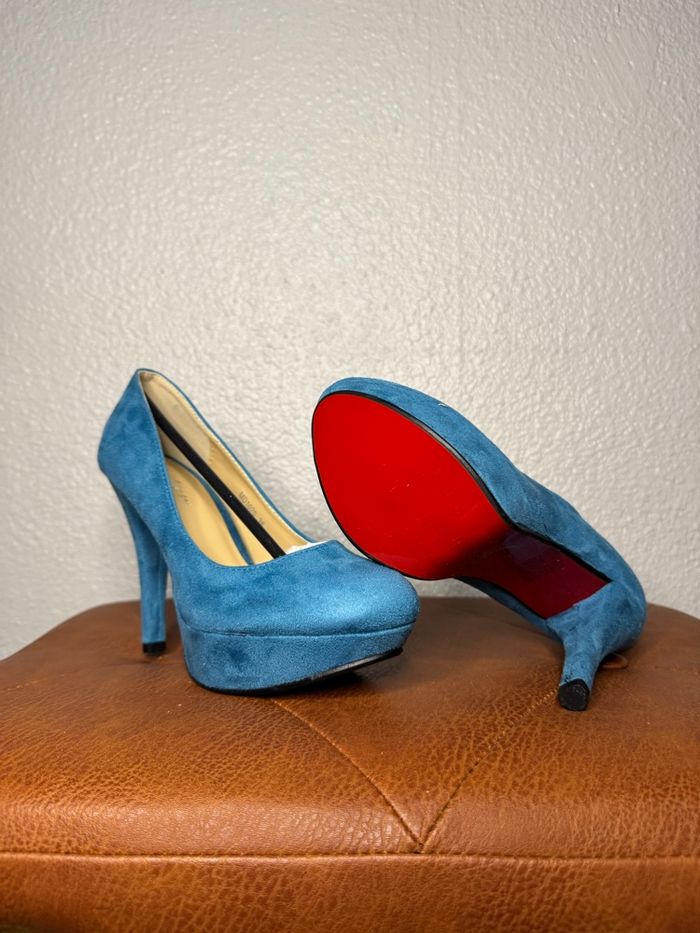 Escarpins bleu suédine semelle rouge – Malien - photo numéro 2