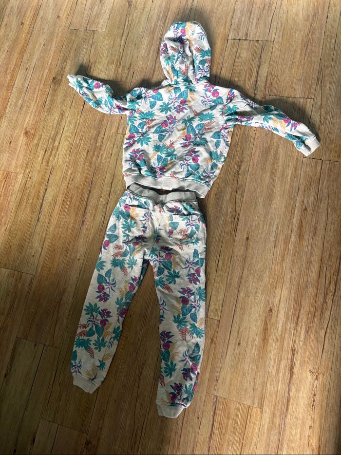 Lot survêtement / jogging 6 ans - photo numéro 2