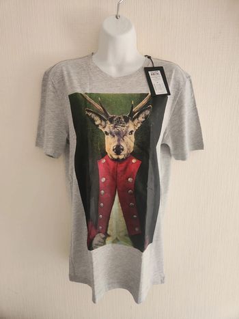 Tee-shirt gris motif cerf habillé XS neuf avec étiquette