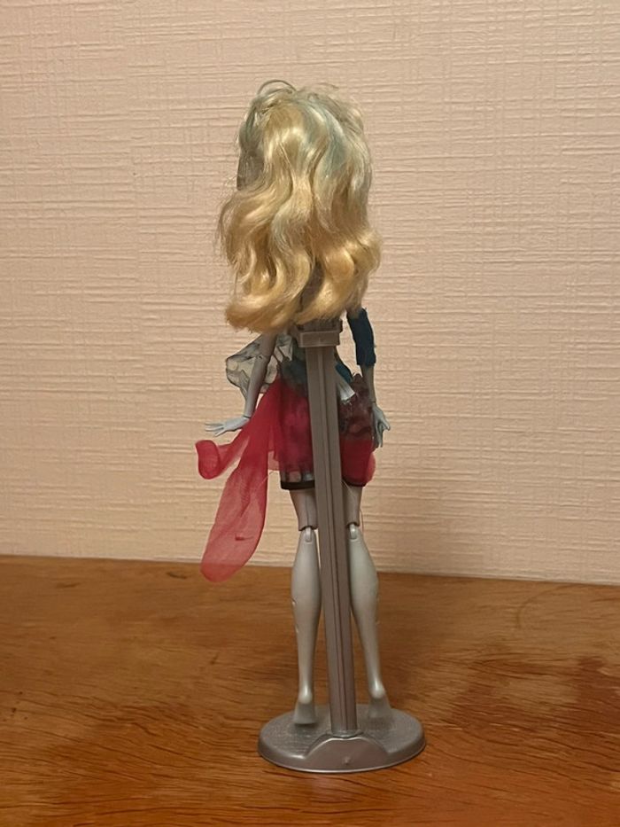 Monster high lagoona blue dot dead gorgeous - photo numéro 4