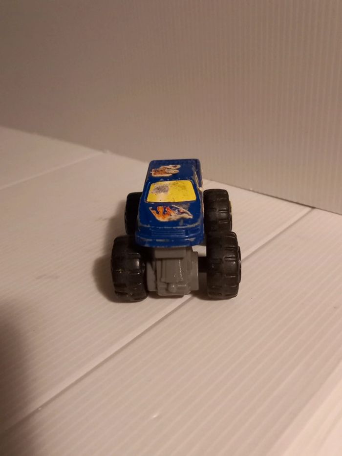 Hotwheel monster truck Macdonald - photo numéro 3