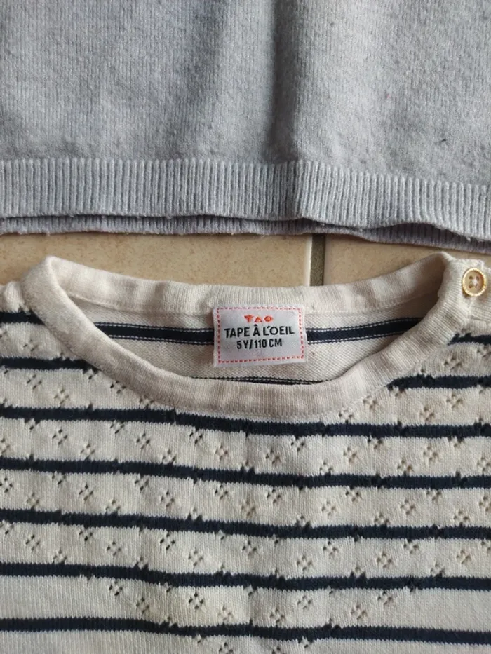 Lot de deux pulls fille taille 5 ans marque tape à l'oeil et Gémo - photo numéro 2