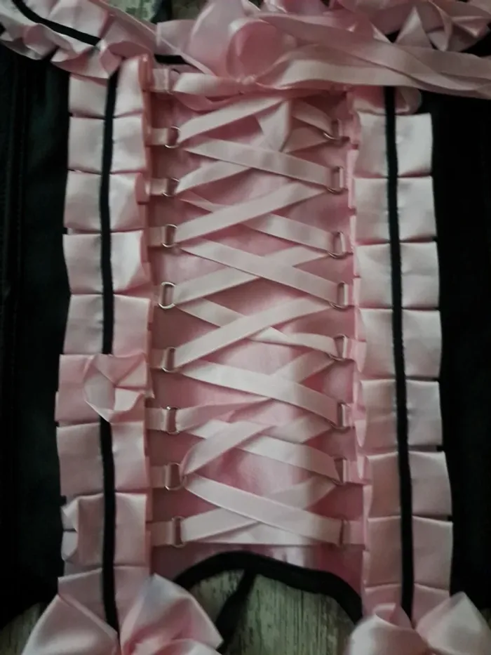 Corset/bustier/guêpière A Lacet Hyper Sexy nœud et lacages satiné - photo numéro 3