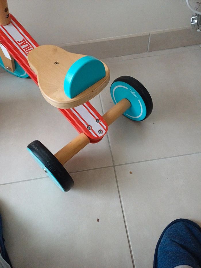 Vélo en bois - photo numéro 4