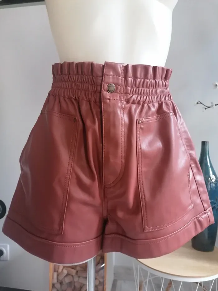 Short simili cuir Zara 38