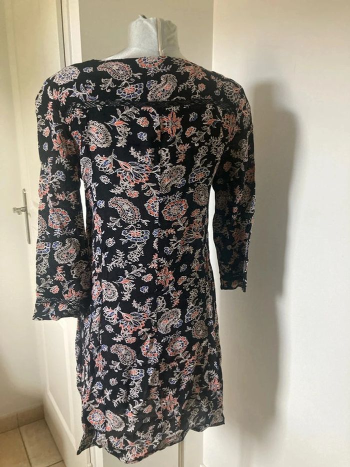 Robe noire à fleurs - photo numéro 6