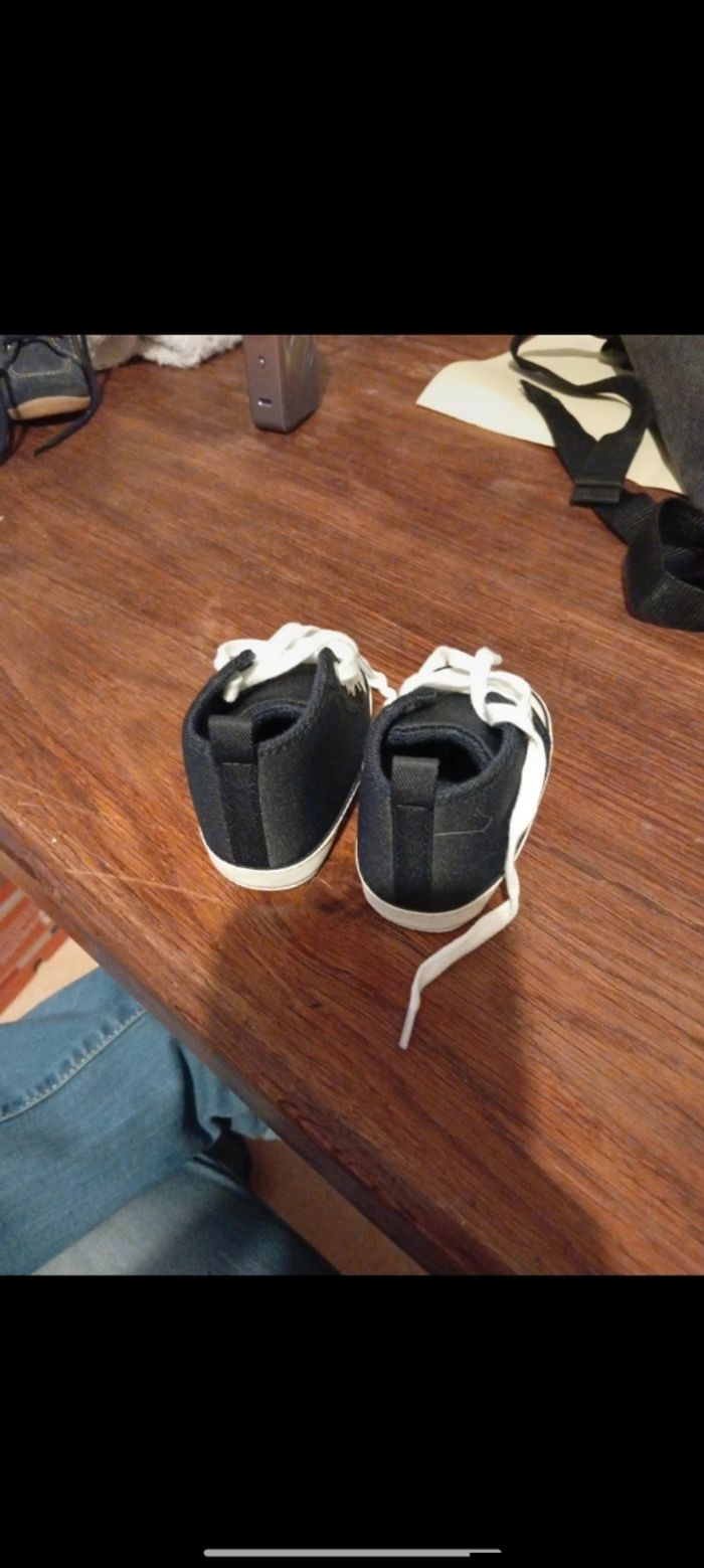 Basket neuve taille 6/9 mois - photo numéro 3