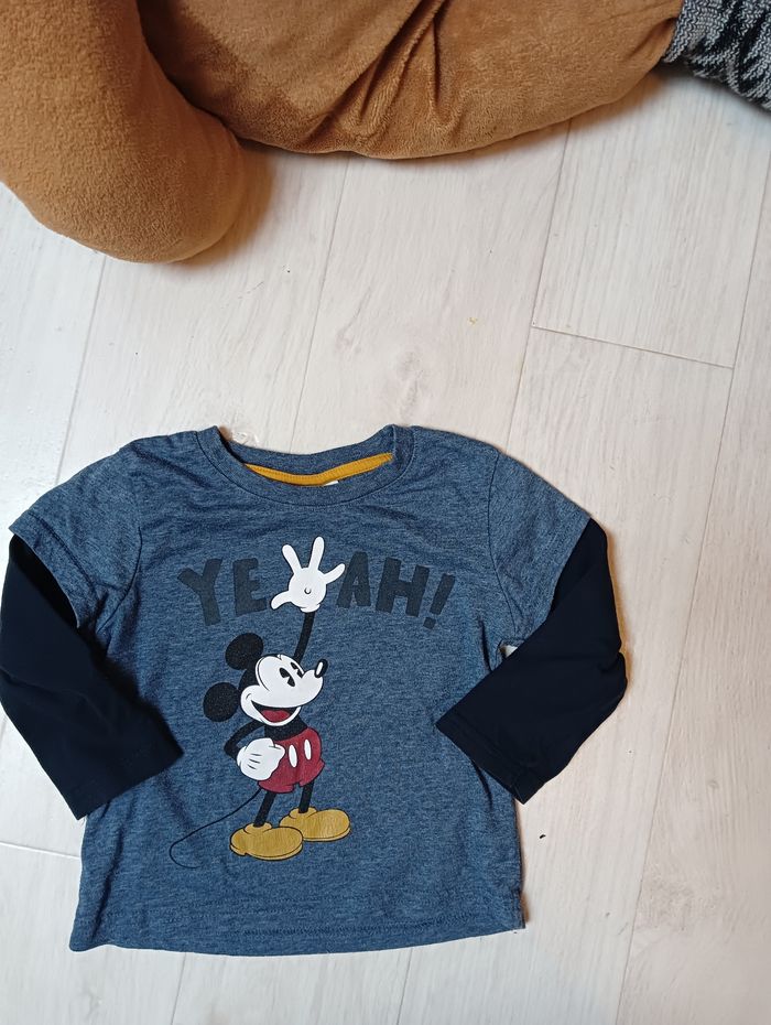 Haut de pyjama 24 mois " Mickey" - photo numéro 4