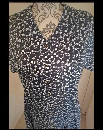 Robe bleu nuit ou robe de grand-mère