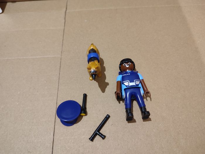 Playmobil 71162 policier et chien - occasion - photo numéro 3