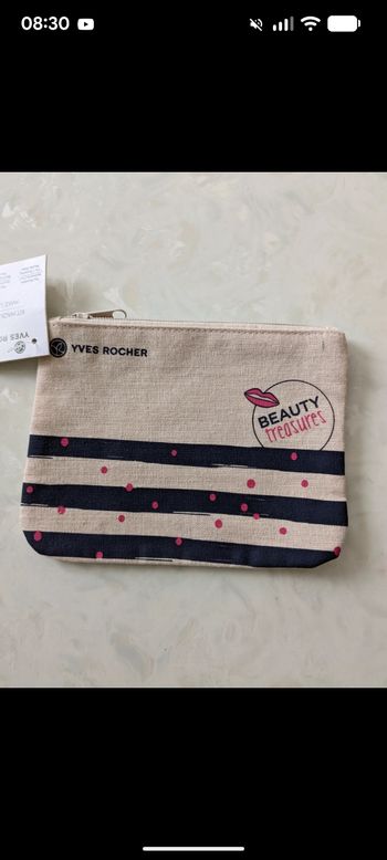 Jolie trousse à maquillage Yves Rocher