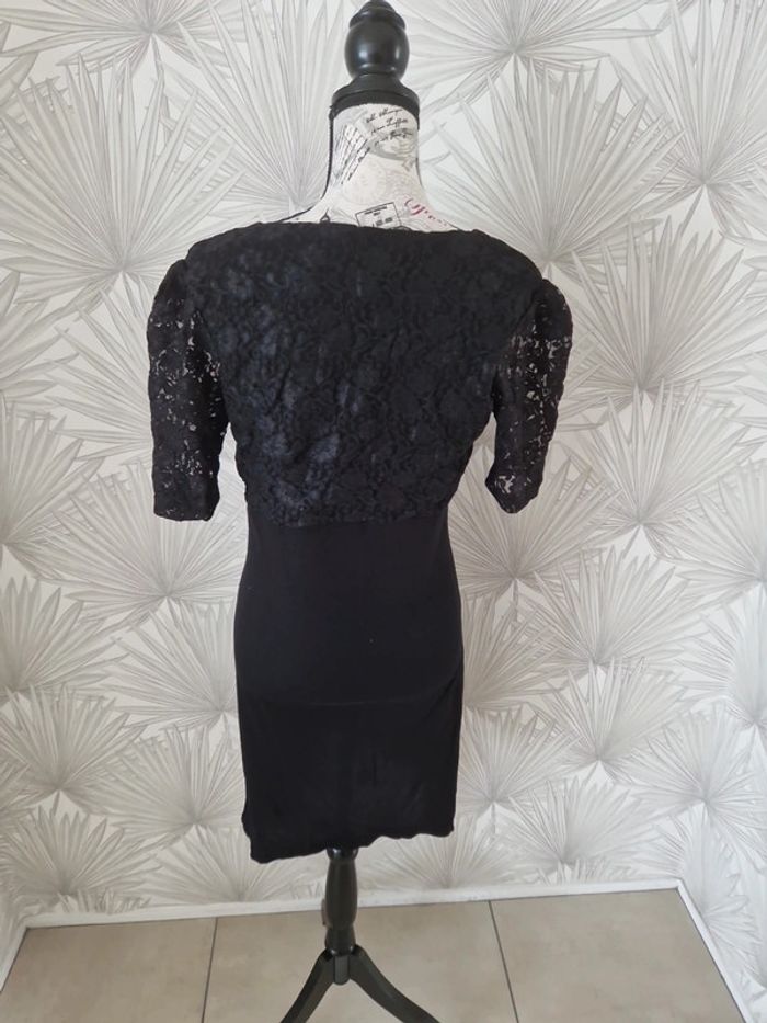 Jolie robe noire taille 40 - photo numéro 2
