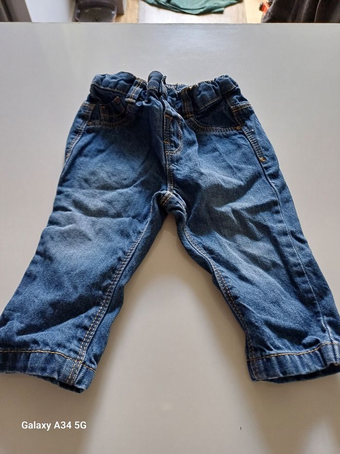 Lot de vêtement 9 mius 3 pantalon 1 bidy/ polo et 2 polo