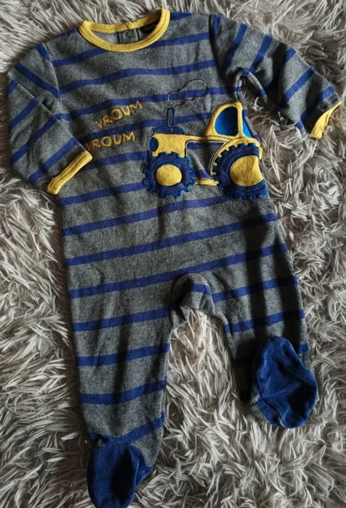 Magnifique pyjama tracteur 🐯