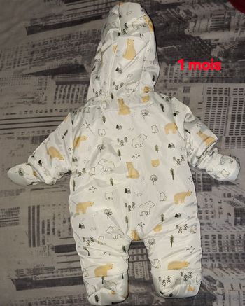 Combinaison bebe 1 mois neuf