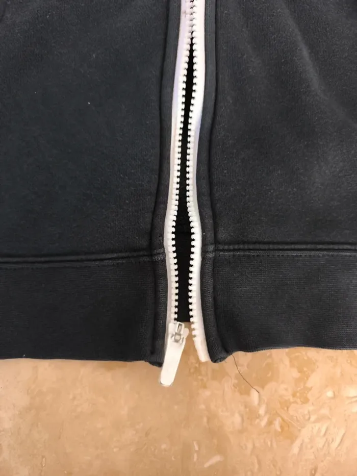 Sweat capuche zippé garçon noir et blanc L 147-153cm excellent état TradeMark 1972 swoosh - photo numéro 4