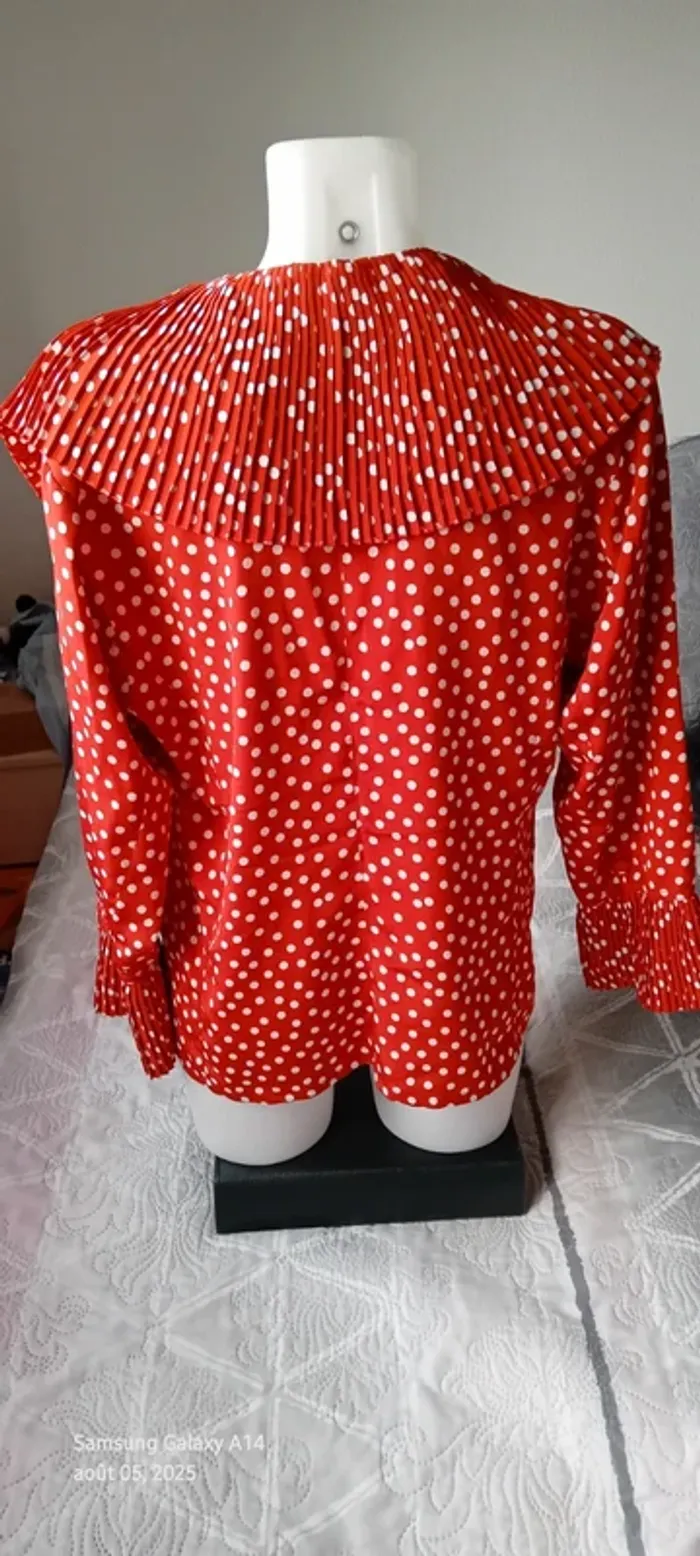 Blouse fluide à pois avec volants plissés manches longues pagodes rouge femme 40 flanelle Paris - photo numéro 6