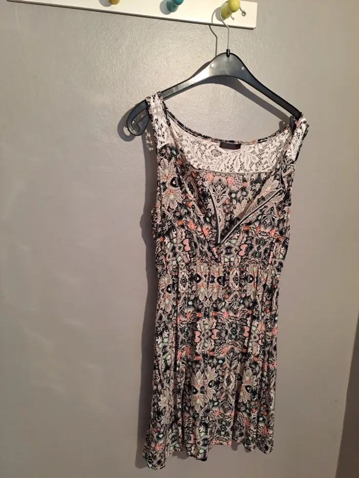 Robe été multicolore - Marque Comeng - Taille 42/44 - Neuve, jamais portée. - photo numéro 4